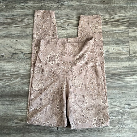 Aerie “Play” Real Me Paisley Leggings - Picture 3 of 4